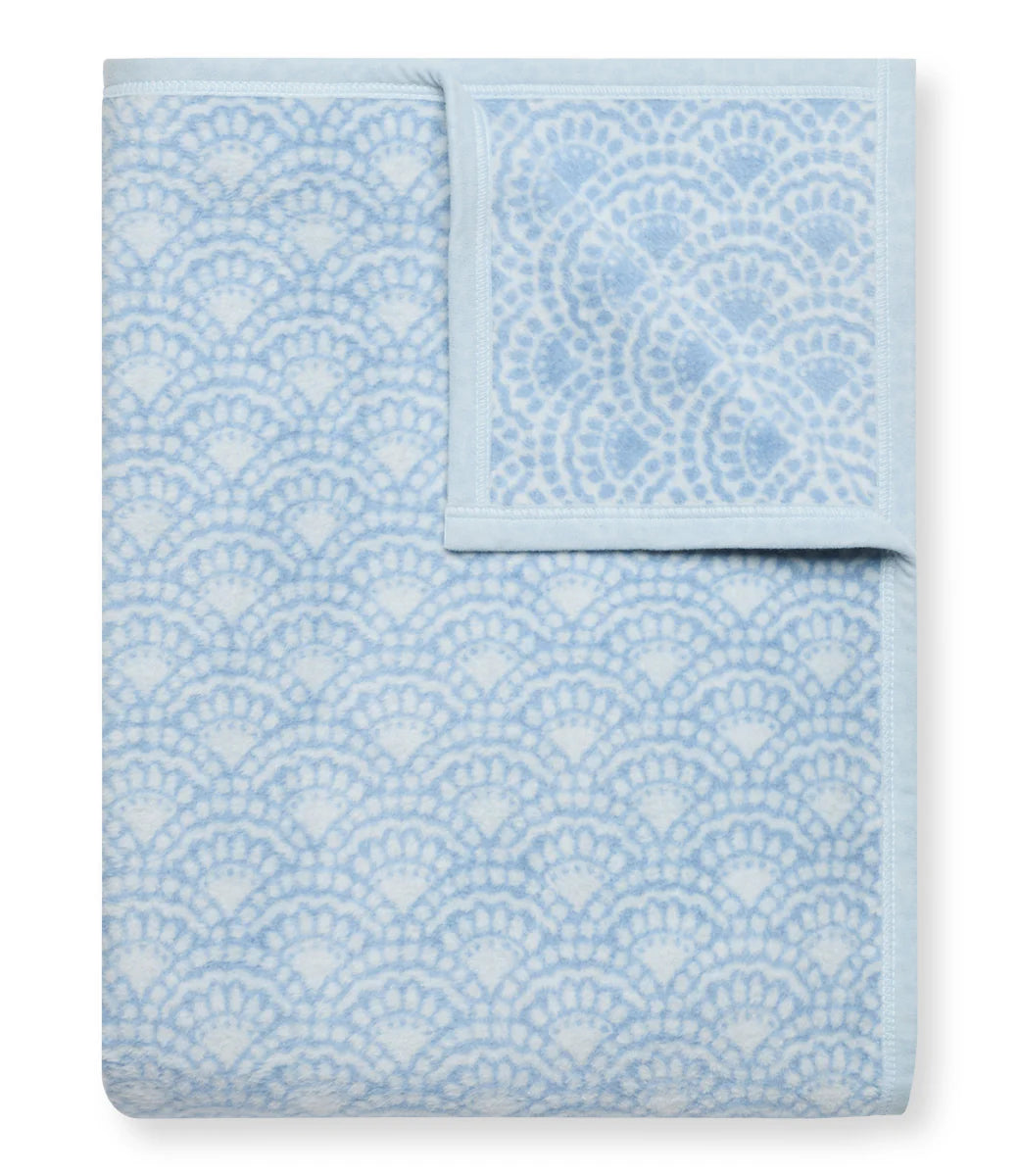 Seaside Scallops Blanket