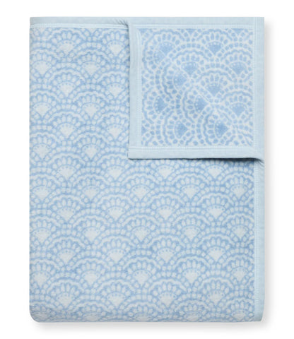 Seaside Scallops Blanket