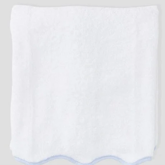 Weezie Scallop Bath Towel - Bogey and Byrd