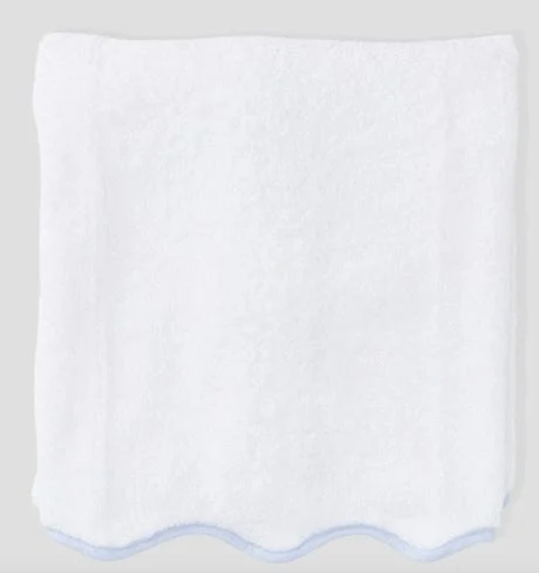 Weezie Scallop Bath Towel - Bogey and Byrd