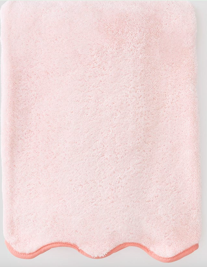 Weezie Scallop Bath Towel - Bogey and Byrd