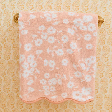 Patterned Scallop Bath Towel